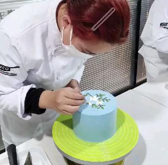开课啦❗️壹度可可零基础生日蛋糕培训班开课中❗️考察济南蛋糕培训学校，考察蛋糕培训学校，济南裱花蛋糕培训，赶紧来参观时听吧！